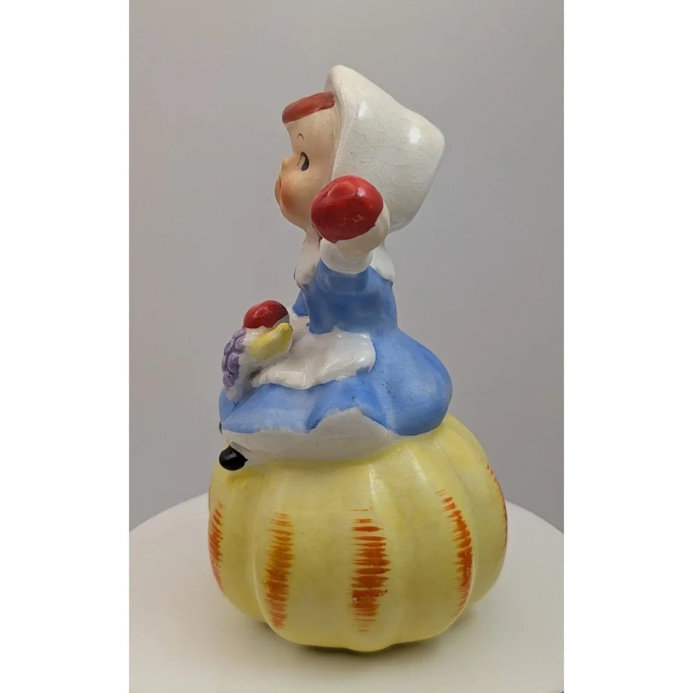 Vintage Norcrest Pilgrims Autumn Fall Thanksgiving Salt‎ & Pepper H438 READ